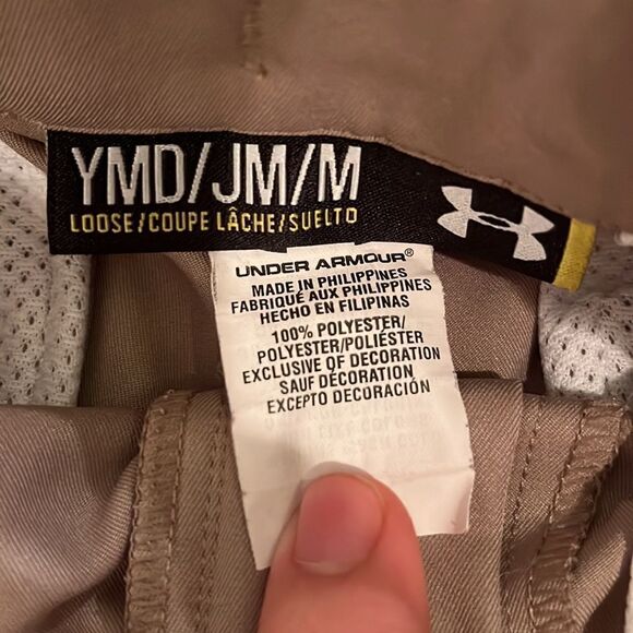 BOYS SIZE YOUTH MEDIUM UNDER ARMOUR DRESS SHORTS - Picture 6 of 9